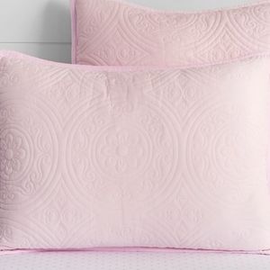 Pottery Barn Kids Hannah Medallion Daisy sham